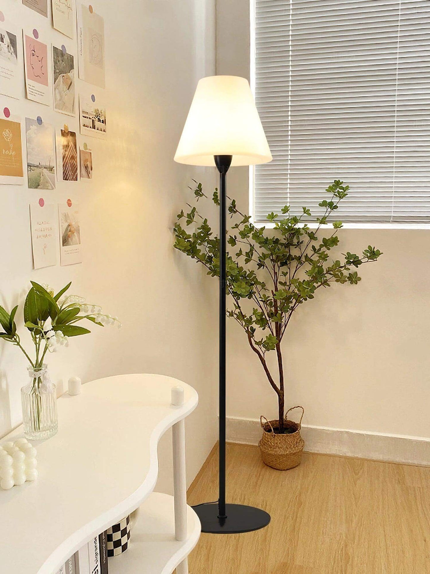 Modern Ward Floor Lamp - Black & White - Metal & Acrylic - Living Room Decor
